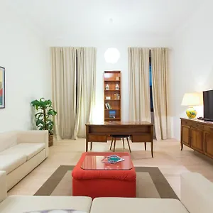 https://keys-of-italy-valpetrosa-10-touch-of-elegance.it-lombardy.com